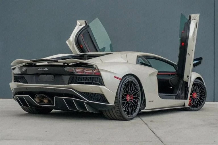 2017 Lamborghini Aventador S LP740-4 - Image 6 of 20