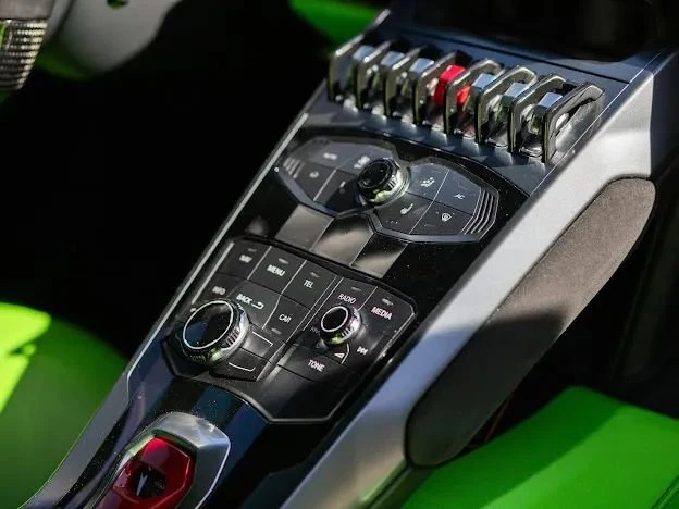 2017 Lamborghini Huracan - Image 10 of 19