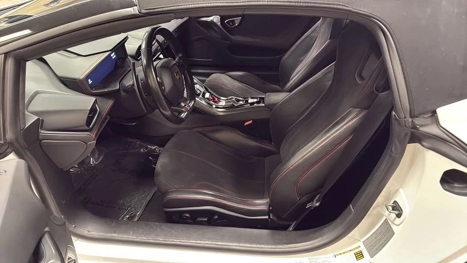2017 Lamborghini Huracan - Image 16 of 18