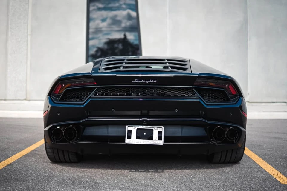 2017 Lamborghini Huracan LP580-2 - Image 3 of 9