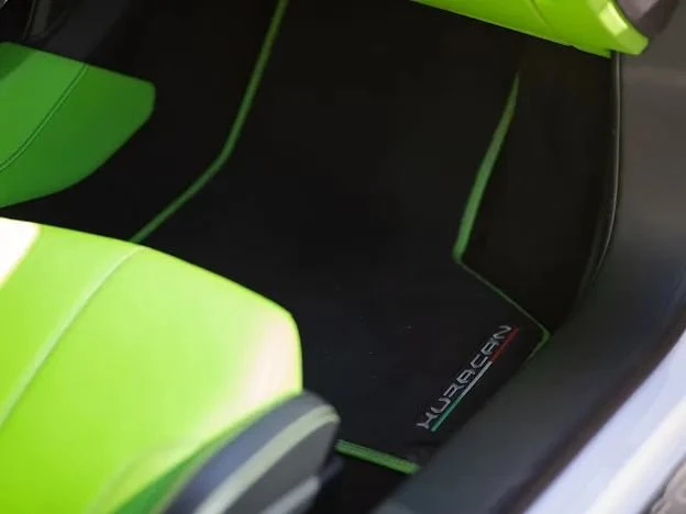 2017 Lamborghini Huracan - Image 13 of 19