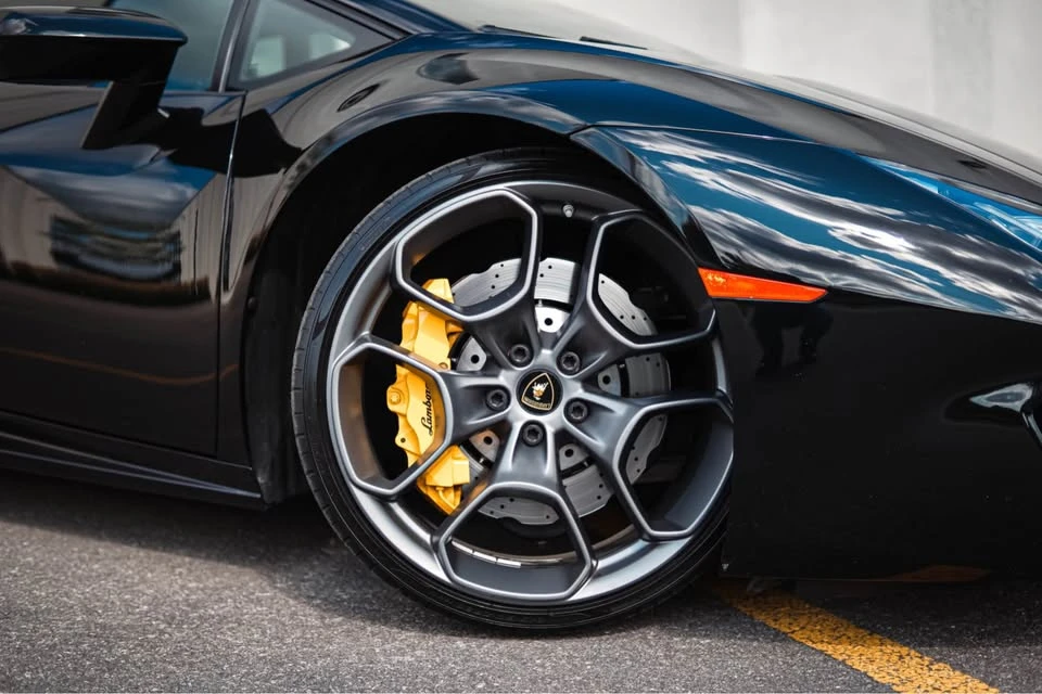 2017 Lamborghini Huracan LP580-2 - Image 4 of 9