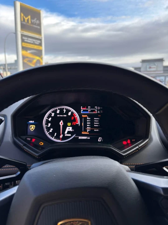 2017 Lamborghini Huracan LP580-2 - Image 12 of 18