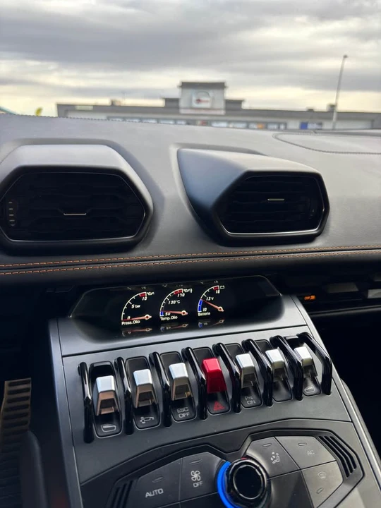 2017 Lamborghini Huracan LP580-2 - Image 13 of 18