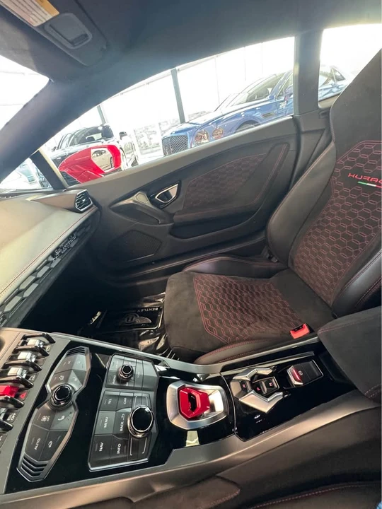 2017 Lamborghini Huracan - Image 9 of 9