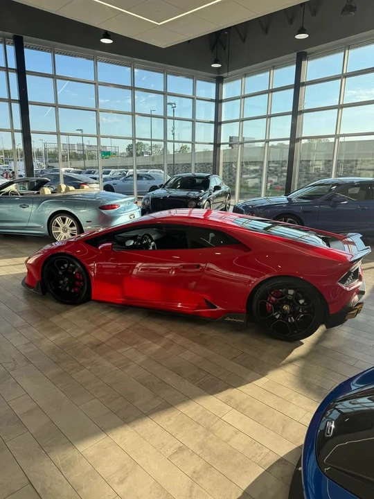 2017 Lamborghini Huracan - Image 2 of 9