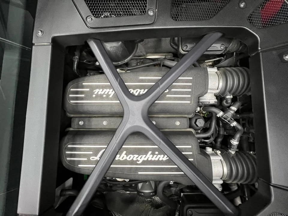 2017 Lamborghini Huracan - Image 8 of 20
