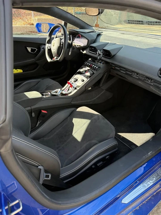 2017 Lamborghini Huracan - Image 9 of 13