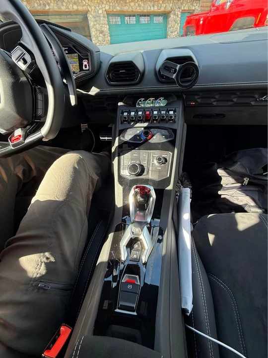 2017 Lamborghini Huracan - Image 10 of 13