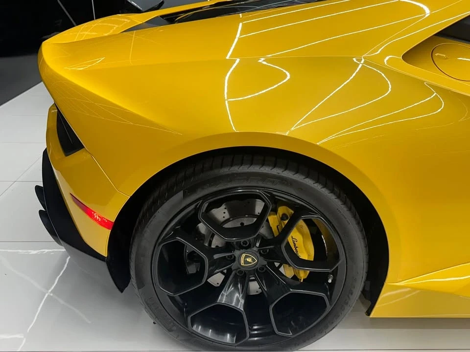2017 Lamborghini Huracan LP580-2 - Image 8 of 15