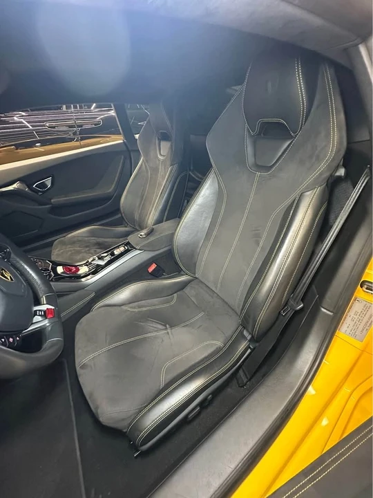 2017 Lamborghini Huracan LP580-2 - Image 2 of 15