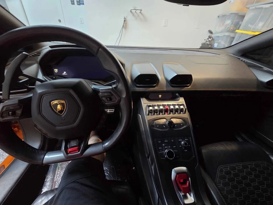 2017 Lamborghini Huracan LP580-2 - Image 3 of 4