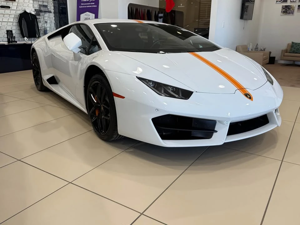 2017 Lamborghini Huracan LP580-2 - Image 3 of 8
