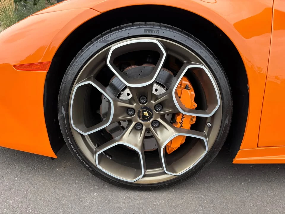 2017 Lamborghini Huracan LP580-2 - Image 4 of 9