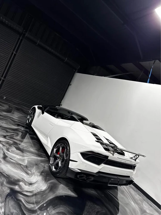 2017 Lamborghini Huracan LP580-2 - Image 2 of 3