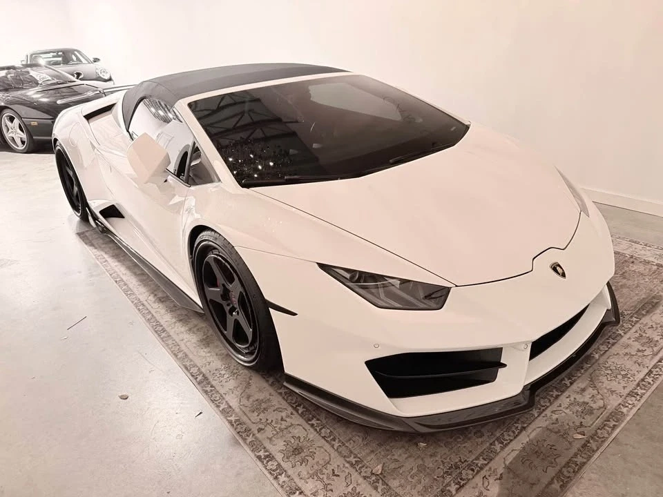 2017 Lamborghini Huracan LP580-2 - Image 2 of 8