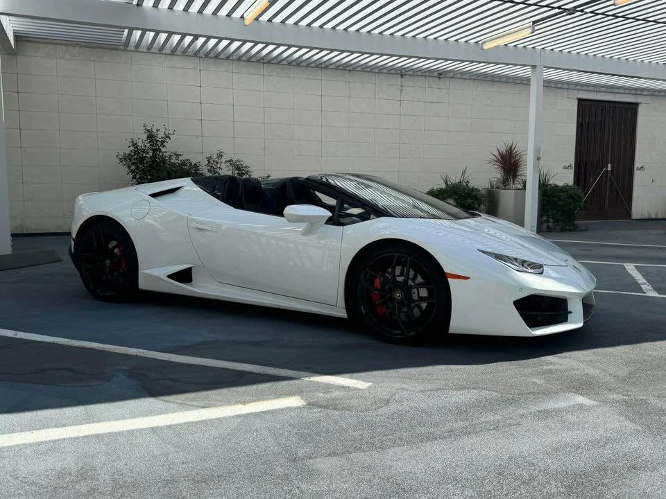 2017 Lamborghini Huracan LP580-2 - Image 2 of 10