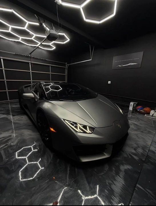 2017 Lamborghini Huracan LP580-2 - Image 2 of 10