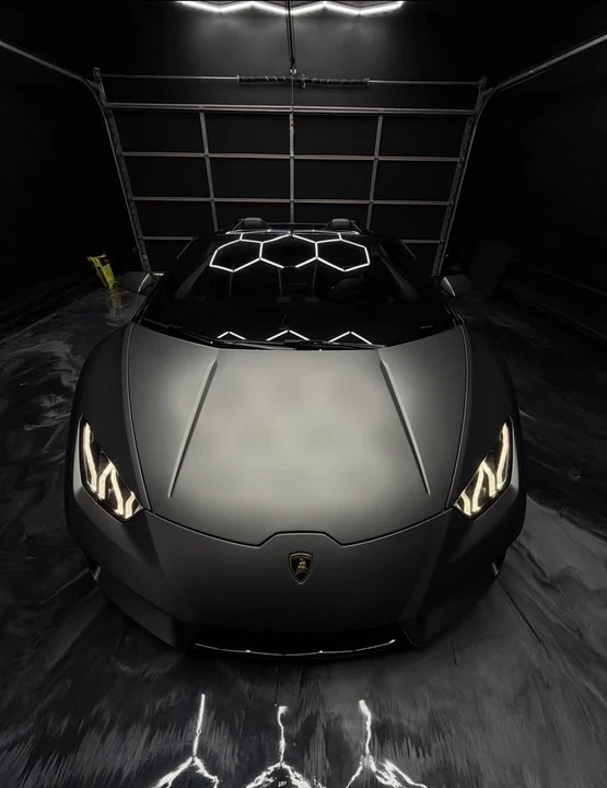 2017 Lamborghini Huracan LP580-2 - Image 9 of 10