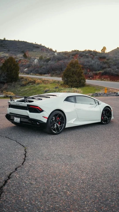 2017 Lamborghini Huracan LP610-4 - Image 4 of 8