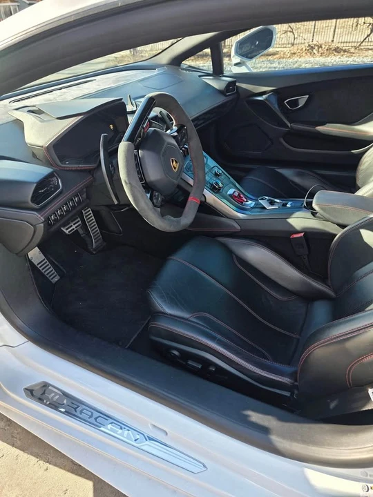2017 Lamborghini Huracan LP610-4 - Image 2 of 8