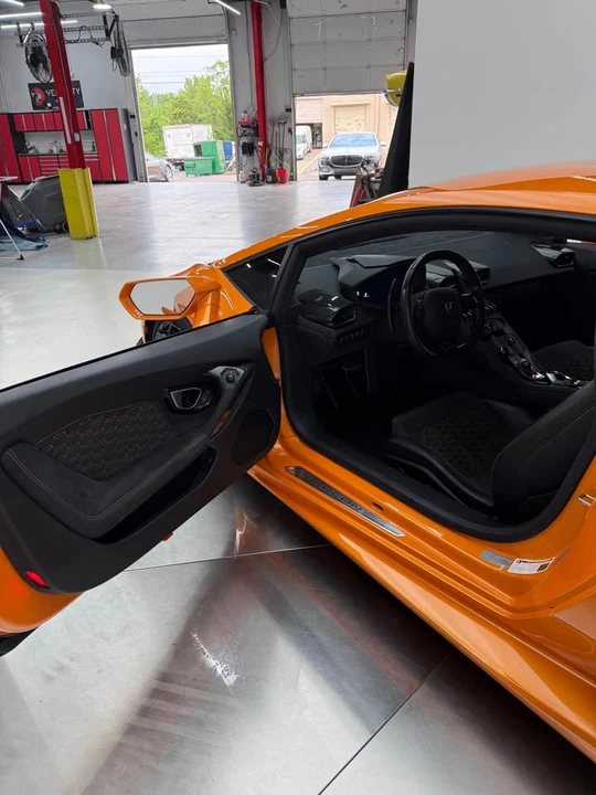 2017 Lamborghini Huracan LP610-4 - Image 7 of 11