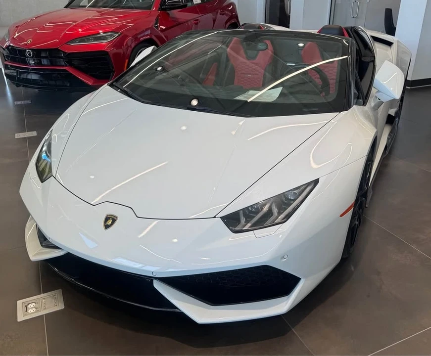 2017 Lamborghini Huracan LP610-4 - Image 2 of 5