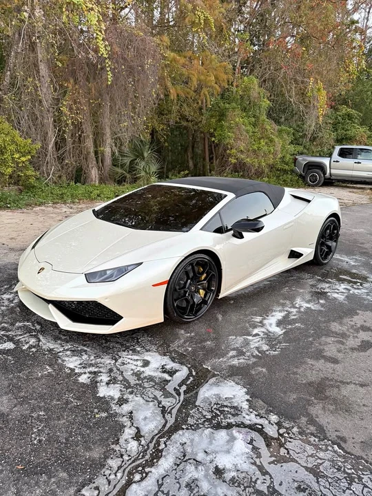 2017 Lamborghini Huracan LP610-4 - Image 2 of 8
