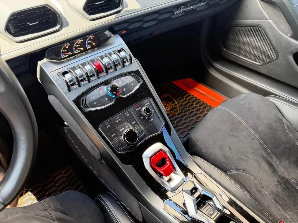 2017 Lamborghini Huracan LP580-2 - Image 14 of 17