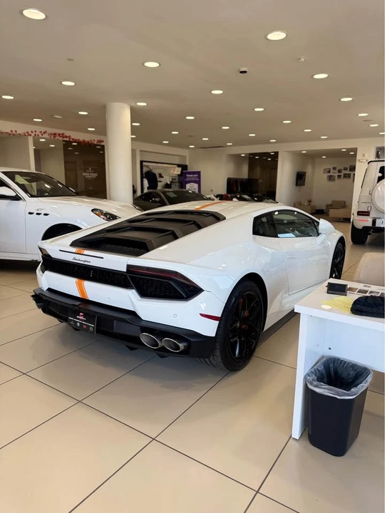 2017 Lamborghini Huracan LP580-2 - Image 4 of 10