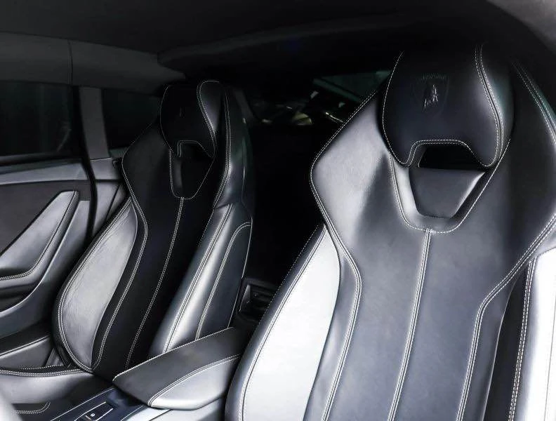 2017 Lamborghini Huracan LP580-2 - Image 9 of 12