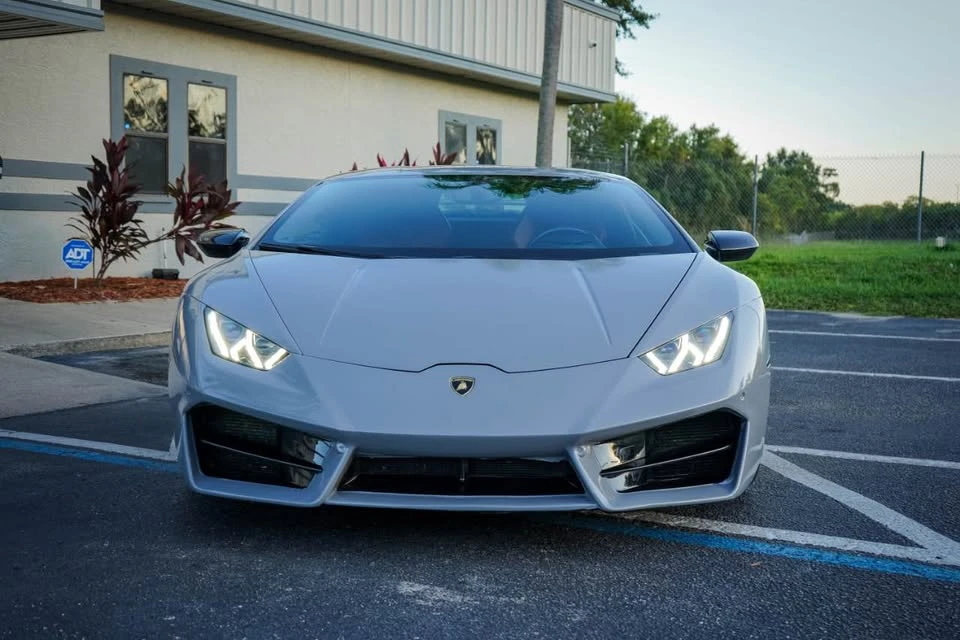 2017 Lamborghini Huracan LP580-2 - Image 2 of 13