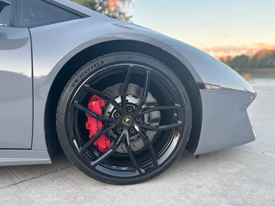 2017 Lamborghini Huracan LP580-2 - Image 10 of 12