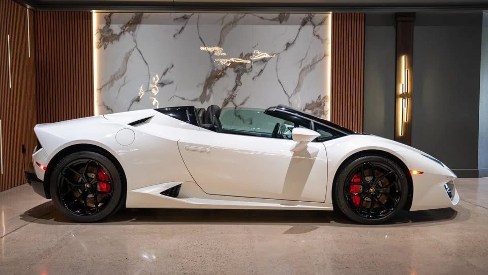 2017 Lamborghini Huracan LP580-2 - Image 3 of 10