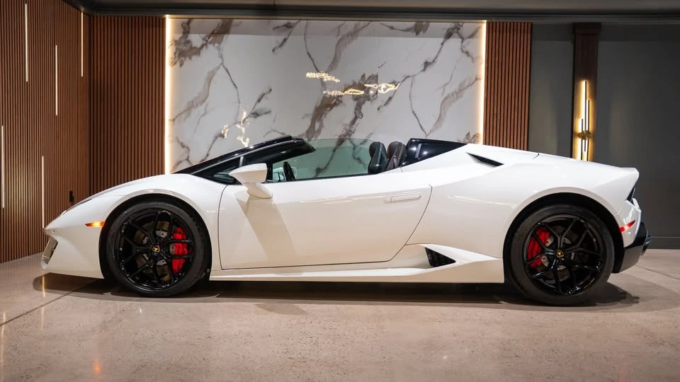 2017 Lamborghini Huracan LP580-2 - Image 4 of 10