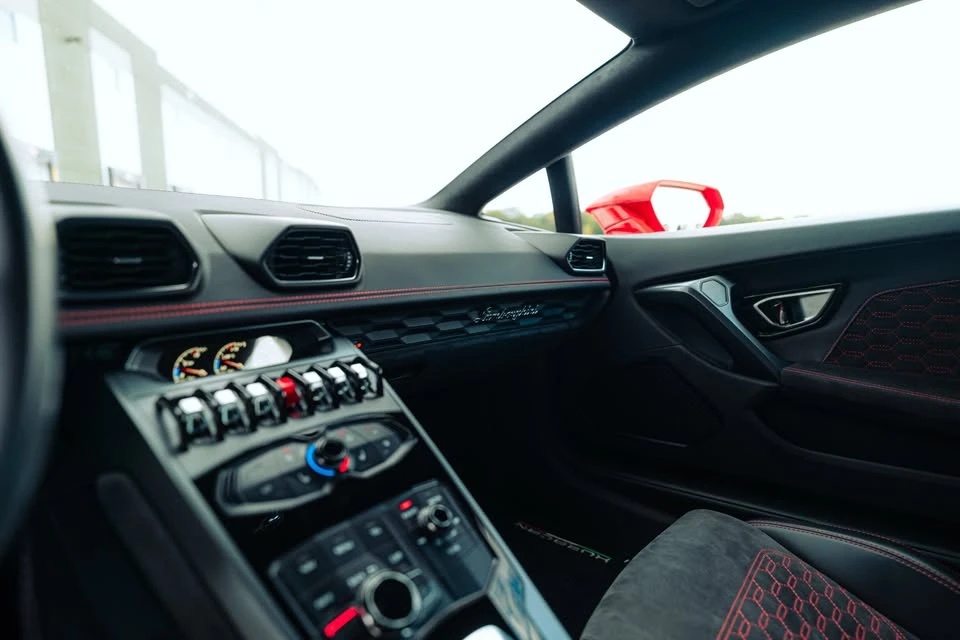 2017 Lamborghini Huracan LP580-2 - Image 16 of 20
