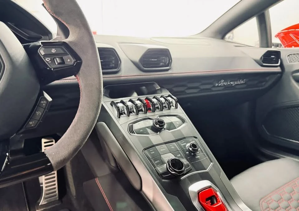 2017 Lamborghini Huracan LP580-2 - Image 6 of 11