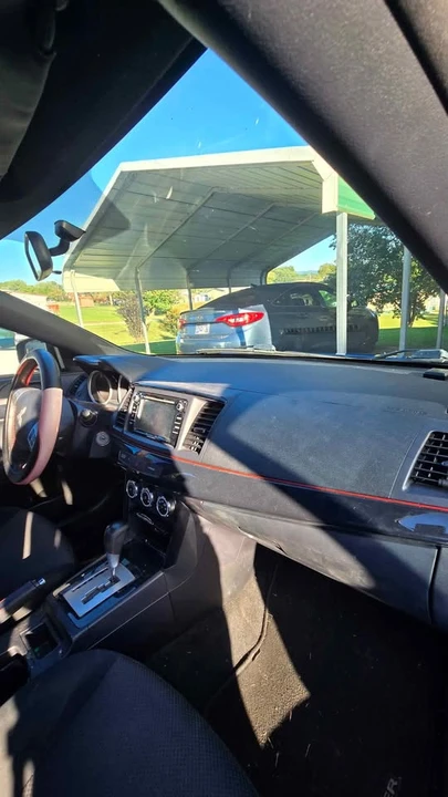 2017 Mitsubishi Lancer 10th Gen - Image 5 of 10