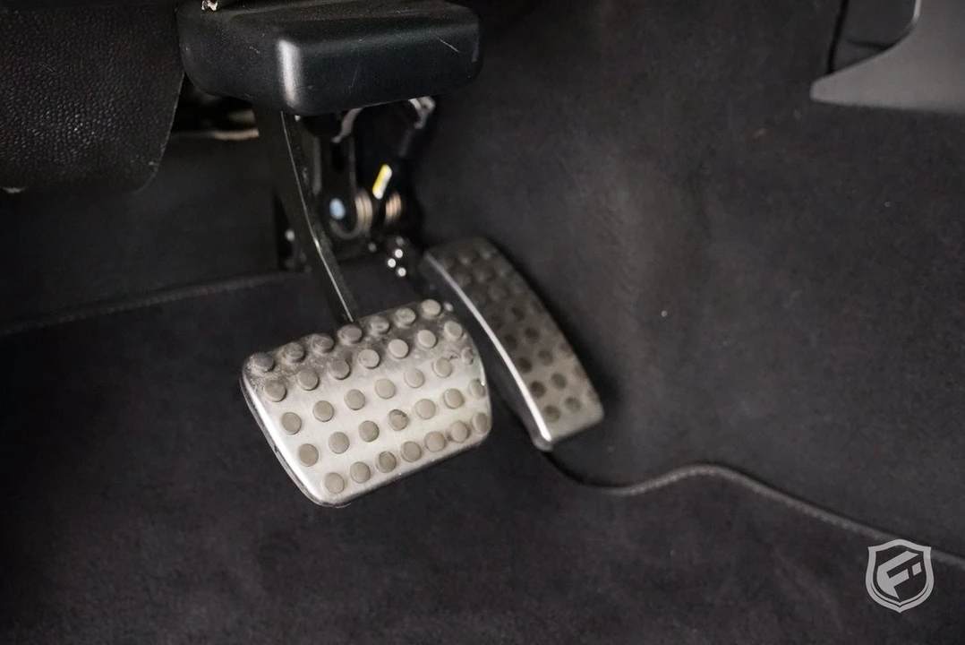 2017 Land Rover Defender - Image 22 of 31