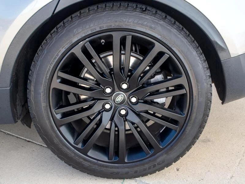 2017 Land Rover Discovery 5th Gen - Image 19 of 21