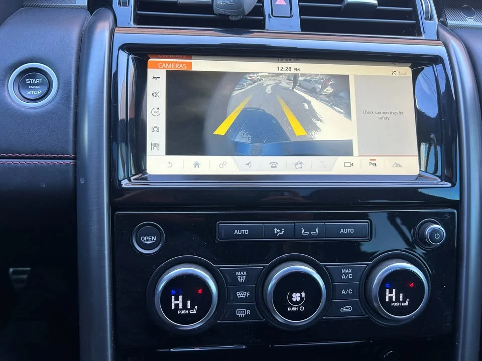 2017 Land Rover Discovery 5th Gen - Image 17 of 20