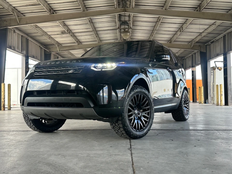 2017 Land Rover Discovery 5th Gen - Image 11 of 21
