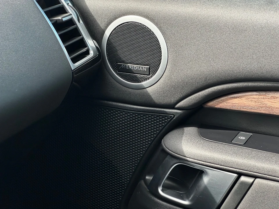 2017 Land Rover Discovery 5th Gen - Image 16 of 21