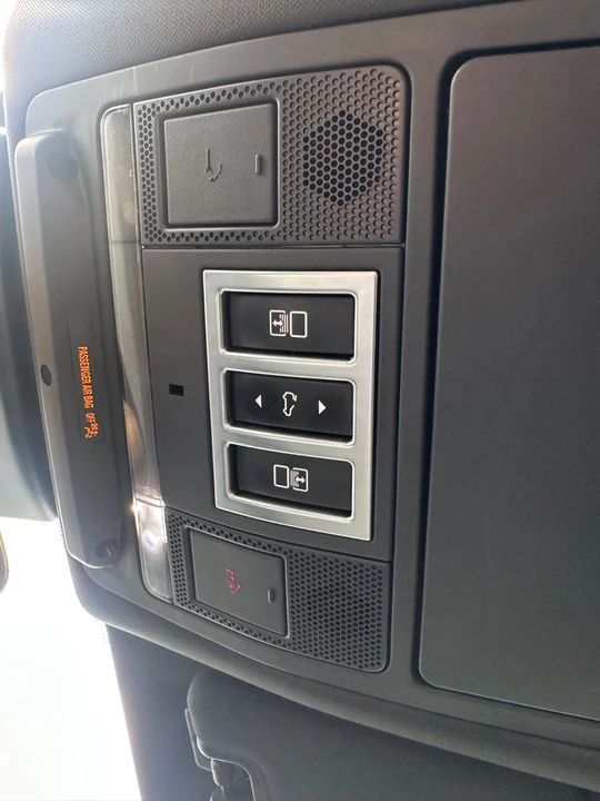 2017 Land Rover Discovery 5th Gen - Image 12 of 21