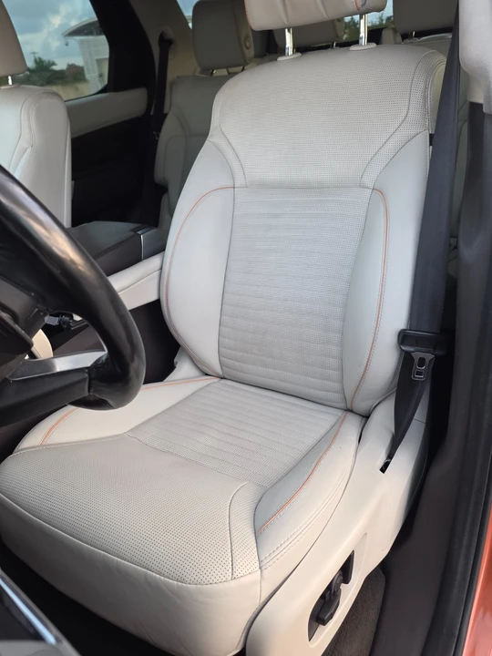 2017 Land Rover Discovery 5th Gen - Image 14 of 21