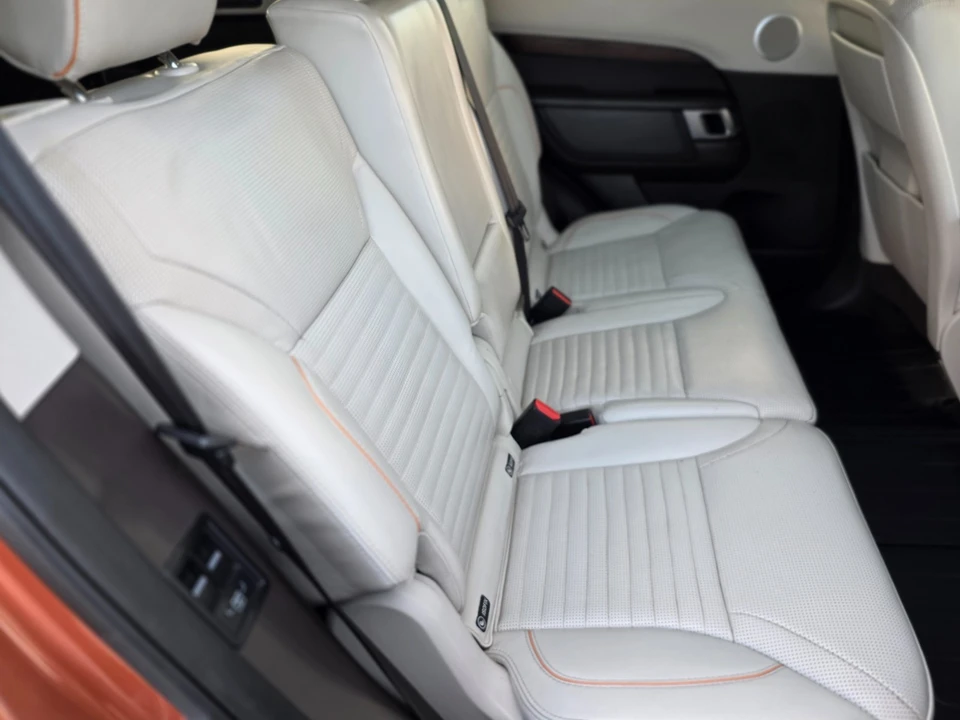 2017 Land Rover Discovery 5th Gen - Image 19 of 21