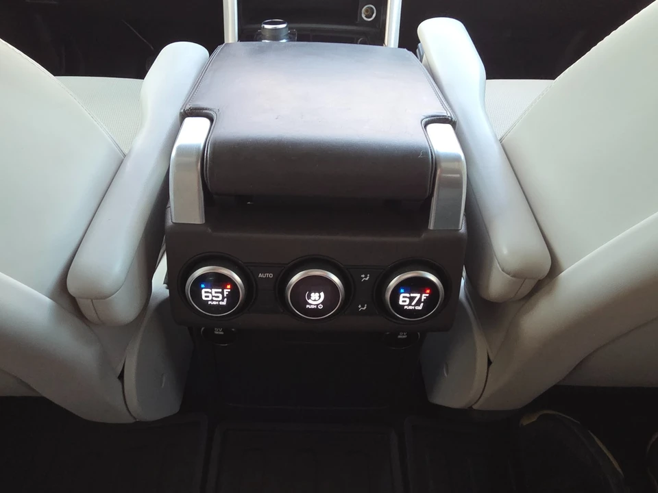 2017 Land Rover Discovery 5th Gen - Image 21 of 21