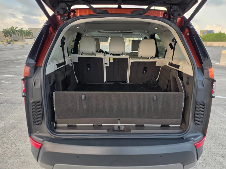 2017 Land Rover Discovery 5th Gen - Image 18 of 21