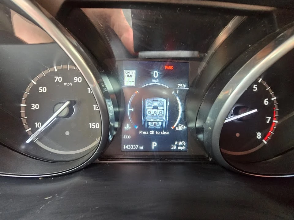 2017 Land Rover Discovery 5th Gen - Image 5 of 20