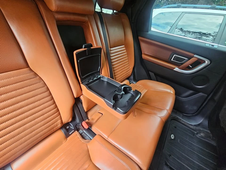2017 Land Rover Discovery 5th Gen - Image 11 of 20